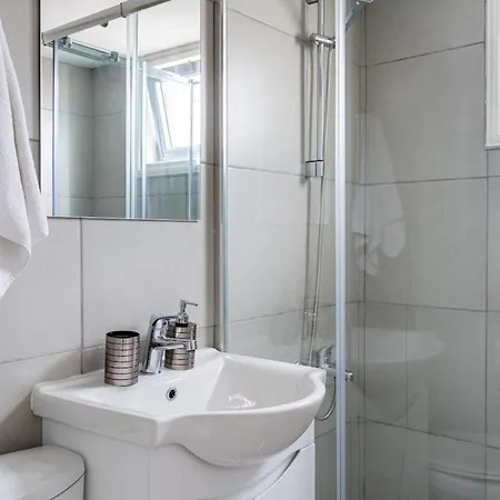 Dune - 1 Bedroom Retreat W Balcony In Mackenzie Apartment